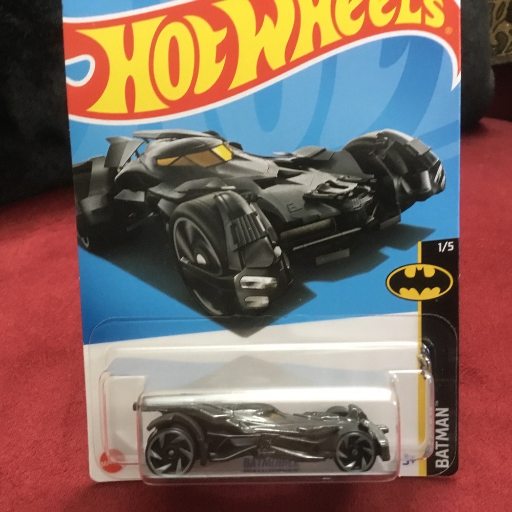 Batmobile (1/5) Help Batman fight crime and protect Gotham City